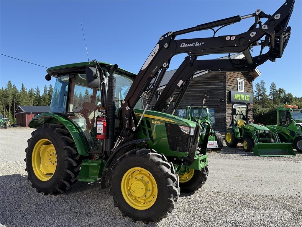 John Deere 5058E Tractoare