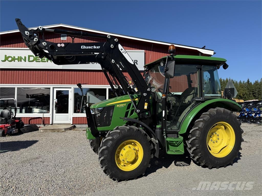 John Deere 5058E Tractoare