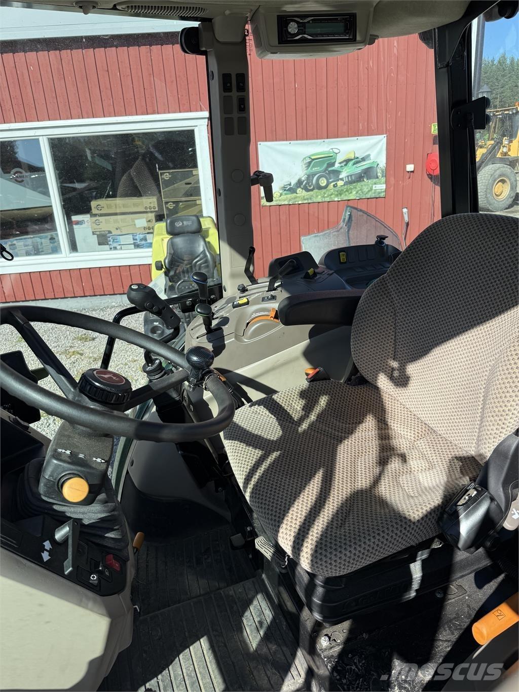 John Deere 5058E Tractoare