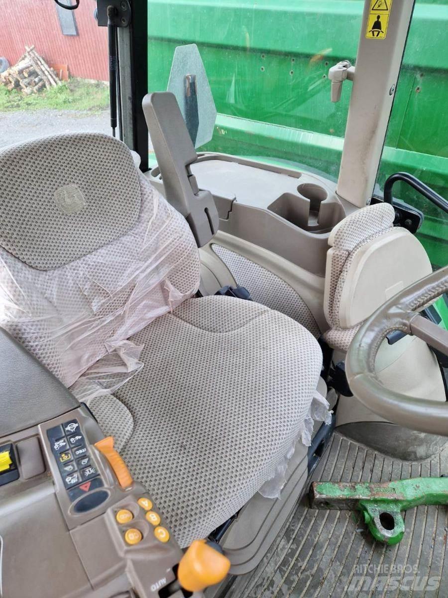 John Deere 5125 R Tractoare