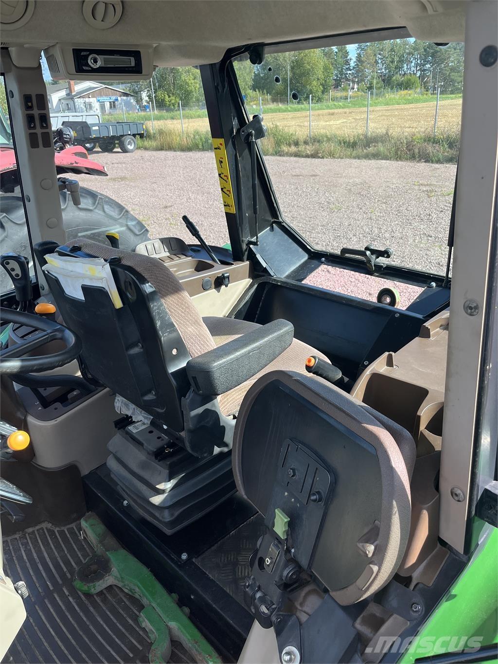 John Deere 5620 Tractoare