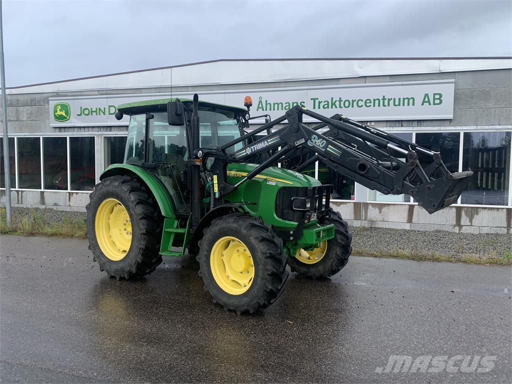 John Deere 5820 Tractoare