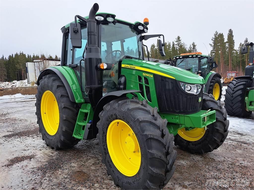 John Deere 6090M Tractoare