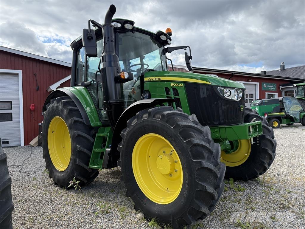 John Deere 6090M Tractoare
