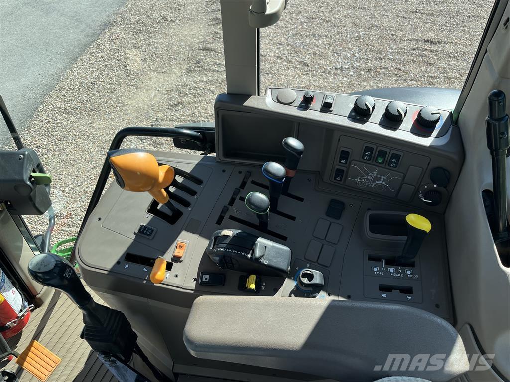 John Deere 6125M Tractoare