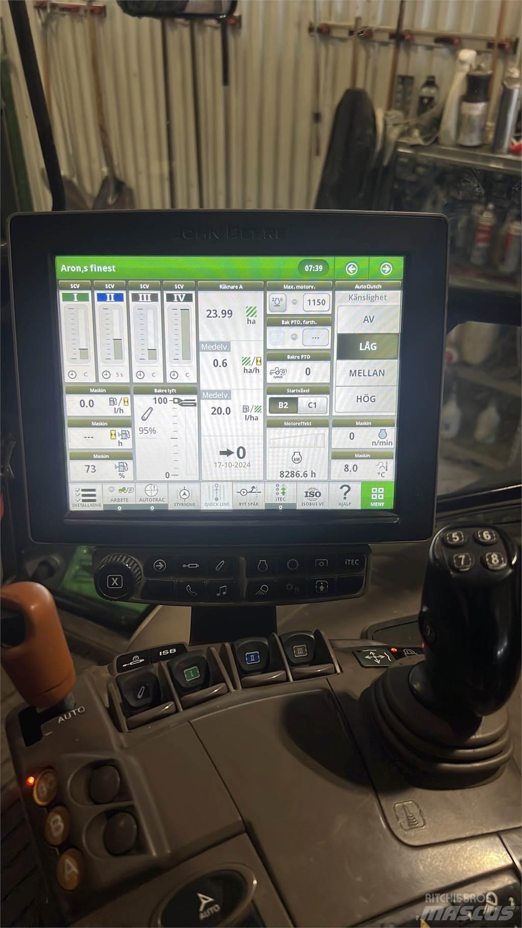 John Deere 6215R Tractoare