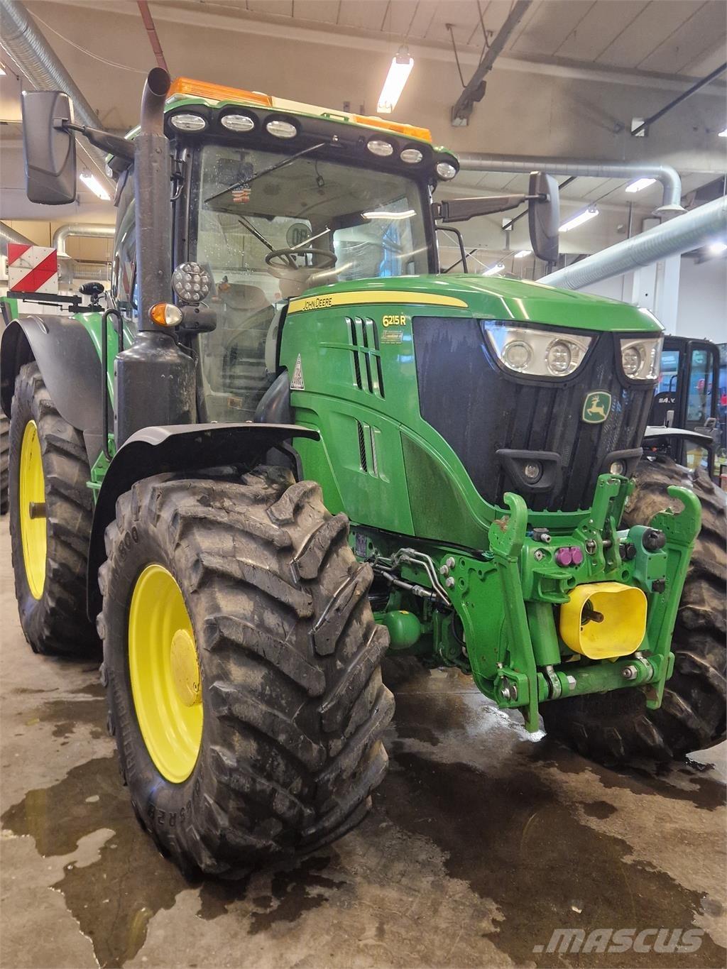 John Deere 6215R Tractoare