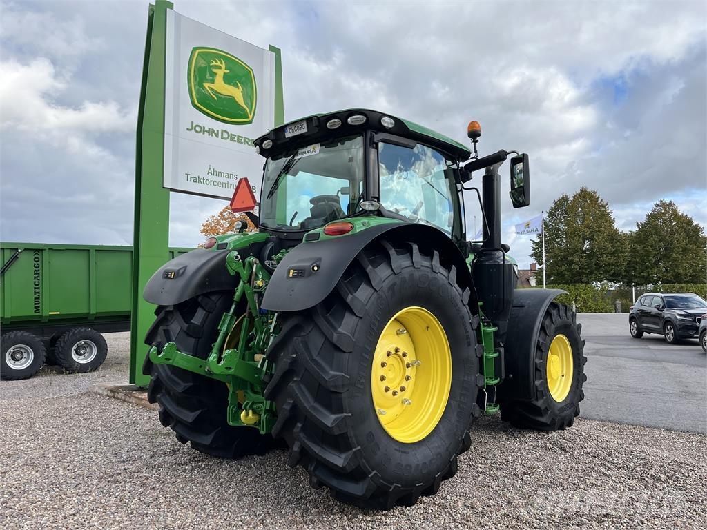 John Deere 6215R Tractoare