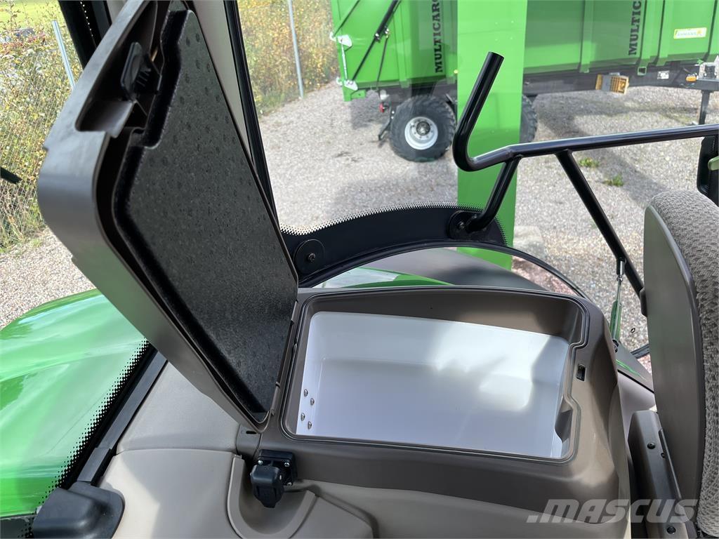 John Deere 6215R Tractoare