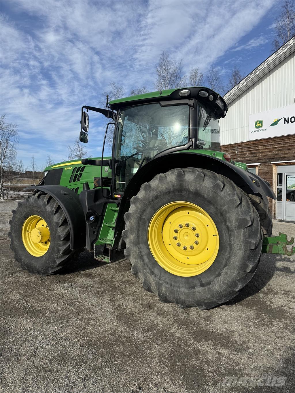 John Deere 6215R Tractoare