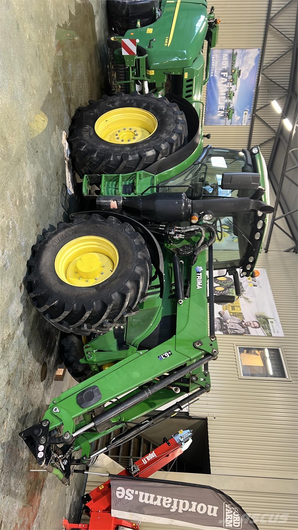 John Deere 6215R Tractoare