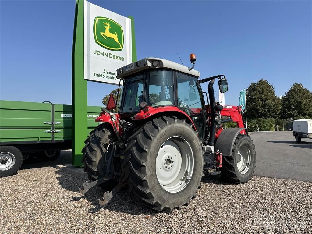 Massey Ferguson 5712 Tractoare