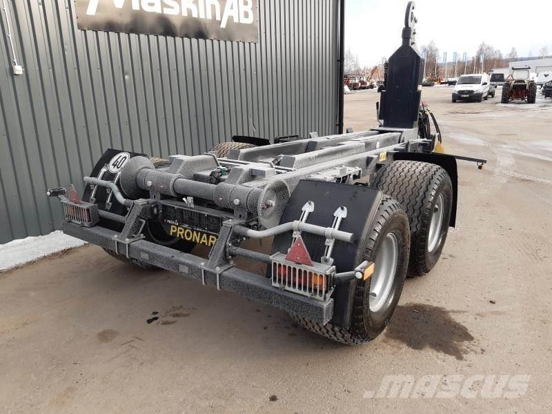 Pronar LASTVÄXLARE T185 Buldoexcavatoare