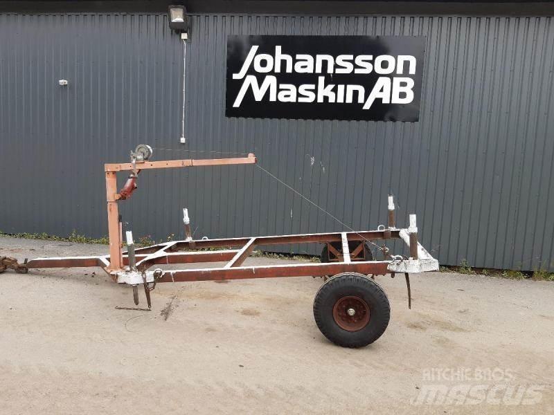  Skogvagn med vinch Remorci forestiere