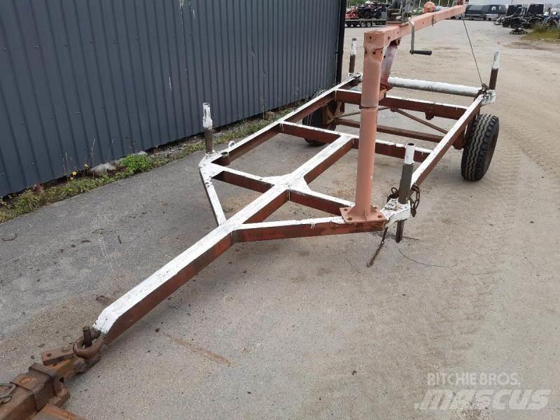  Skogvagn med vinch Remorci forestiere