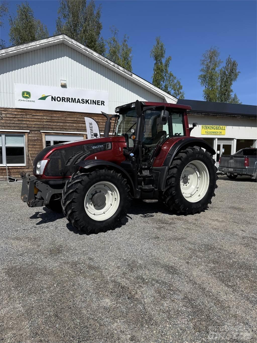 Valtra T203 Direct Tractoare