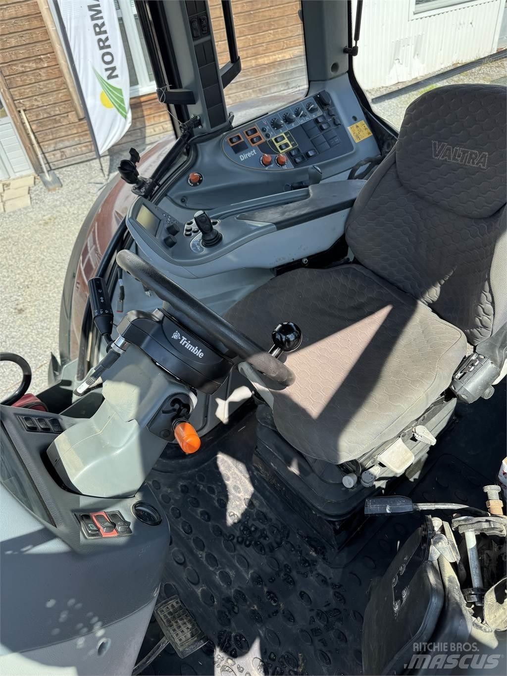 Valtra T203 Direct Tractoare