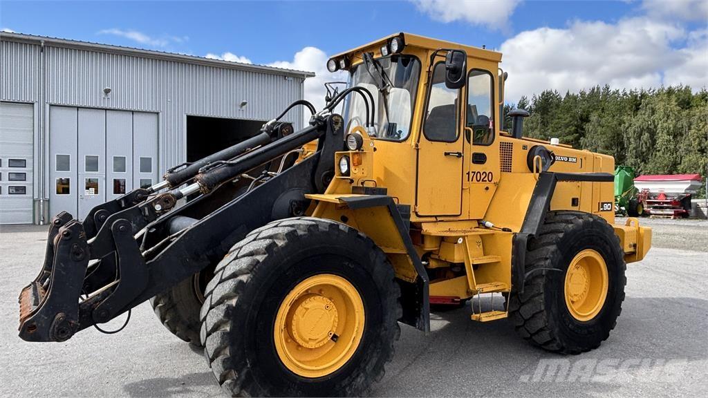 Volvo L90 LASTMASKIN Incarcator pe pneuri