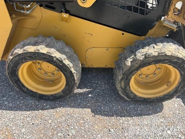 CAT 232D Anvelope, roti si jante
