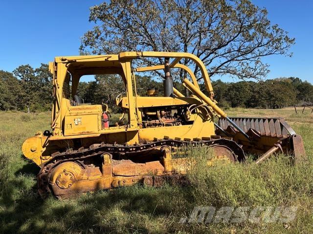 CAT D6D Buldozere pe senile