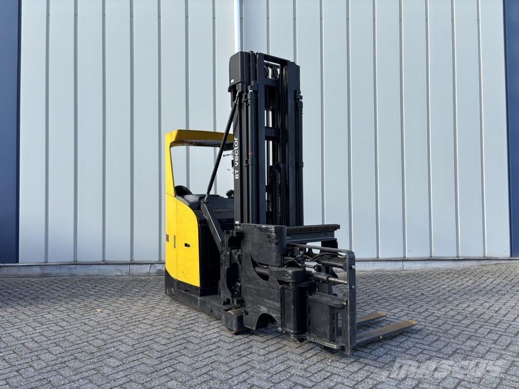 BT VRE150 Stivuitor cu catarg retractabil