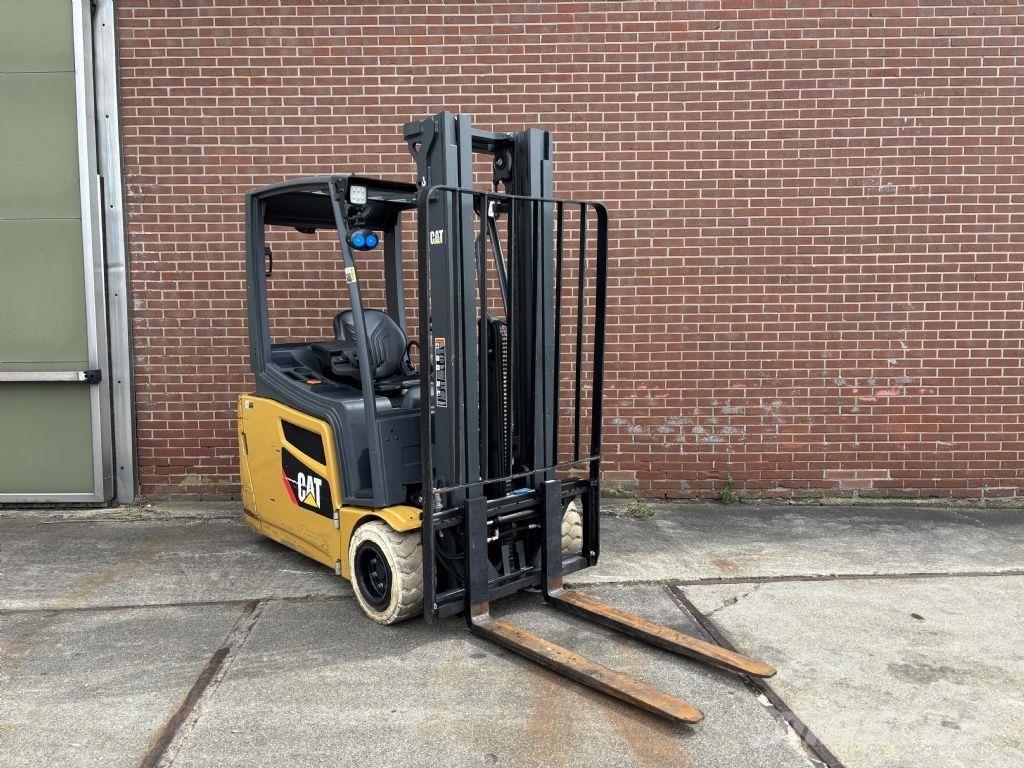 CAT 2ET4000 Stivuitor electric
