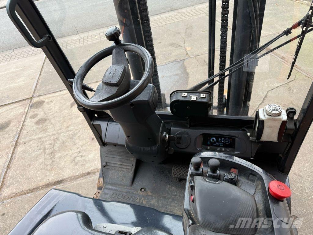 Doosan B35X-7 Stivuitor electric