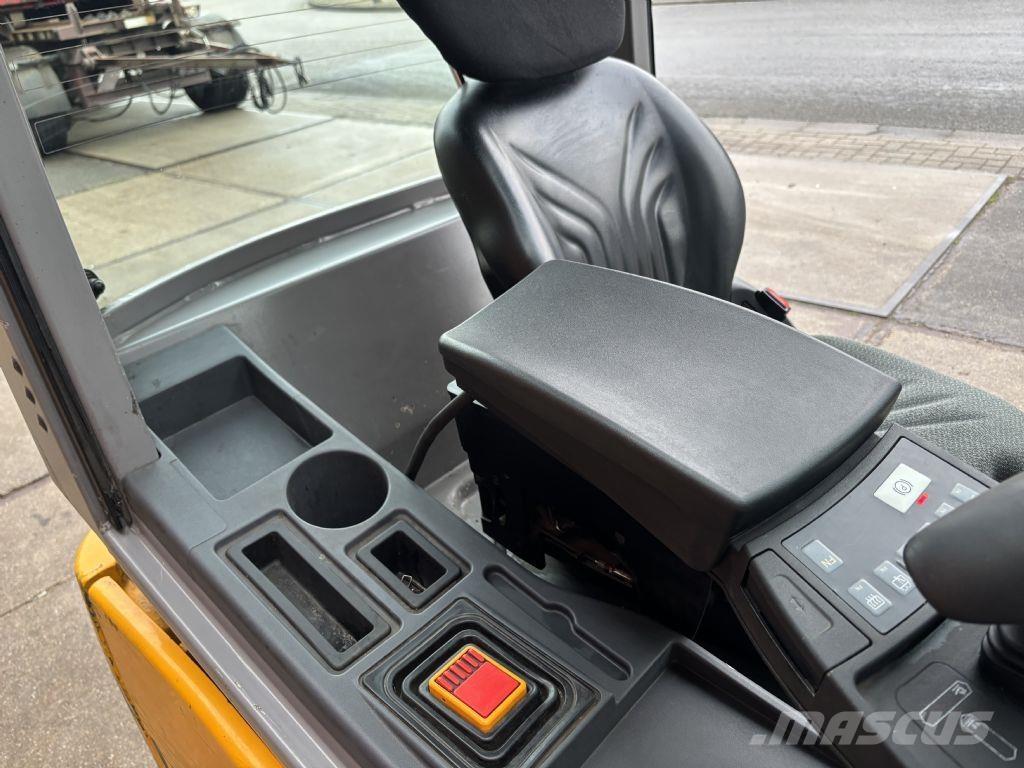 Jungheinrich EFG 216k Stivuitor electric