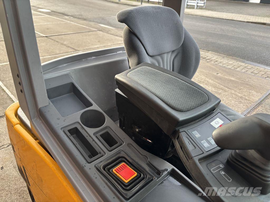 Jungheinrich EFG 320 Stivuitor electric