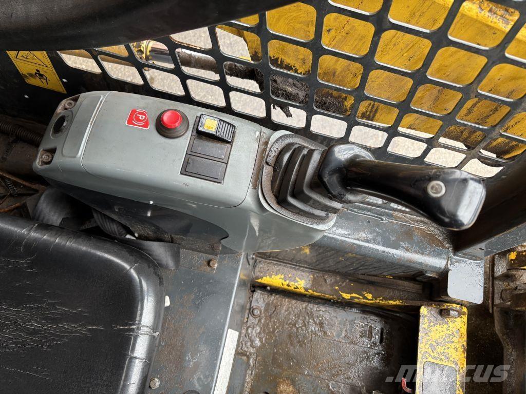 Komatsu SK510 Mini incarcator