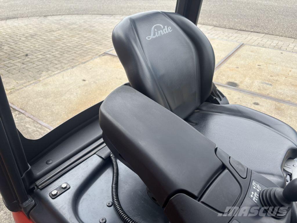 Linde E15-02 Stivuitor electric