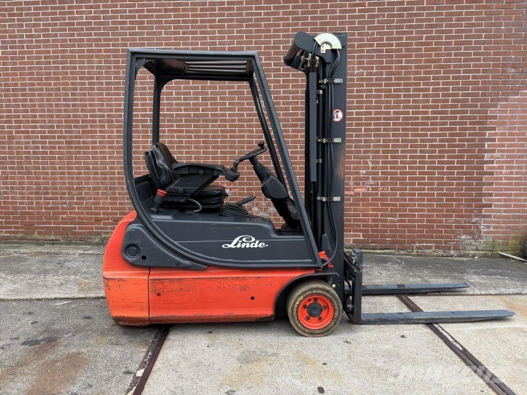 Linde E16C-02 Stivuitor electric