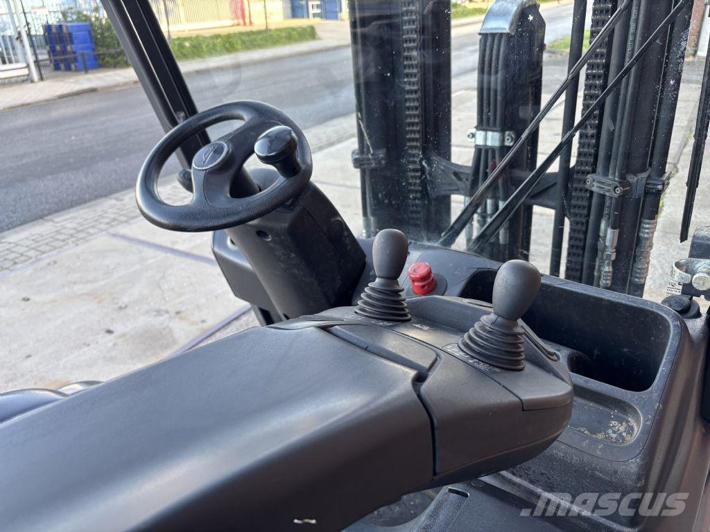 Linde E25HL-01/600 Stivuitor electric