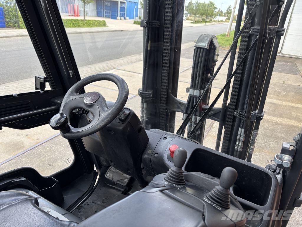 Linde E25HL-01/600 Stivuitor electric