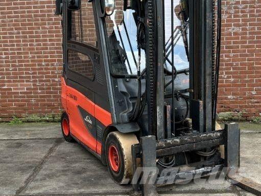Linde E25L-01 Stivuitor electric