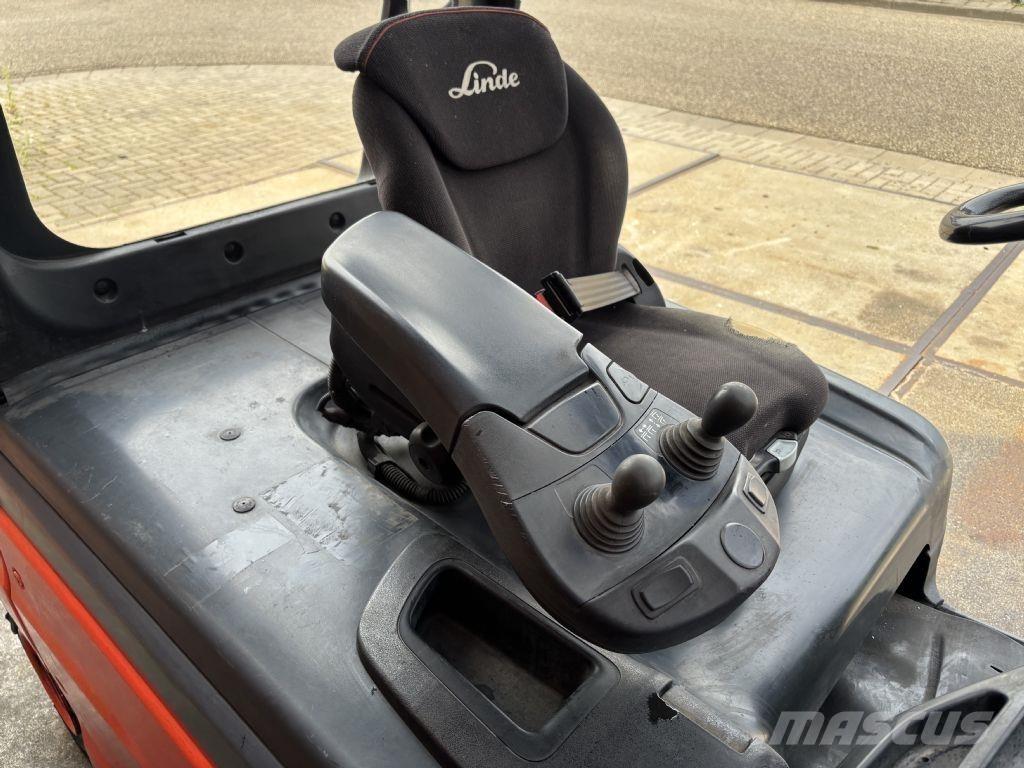 Linde E25L-01 Stivuitor electric
