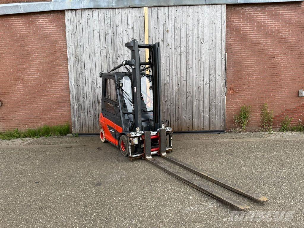 Linde E30-01 Stivuitor electric