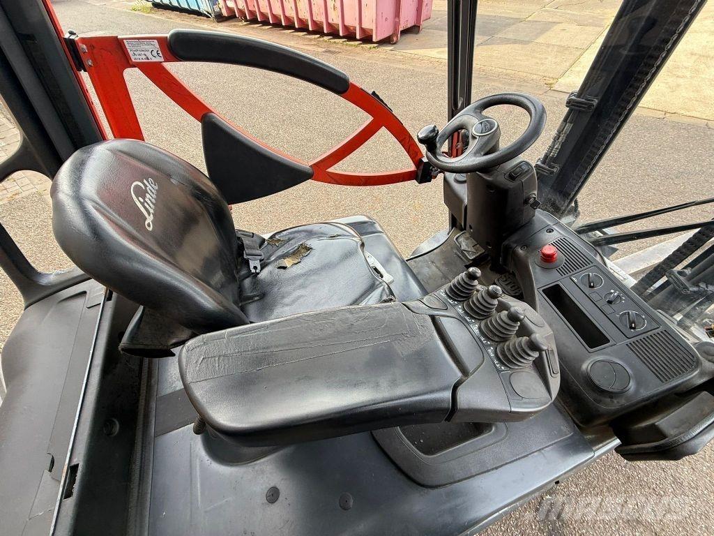 Linde E30-01 Stivuitor electric