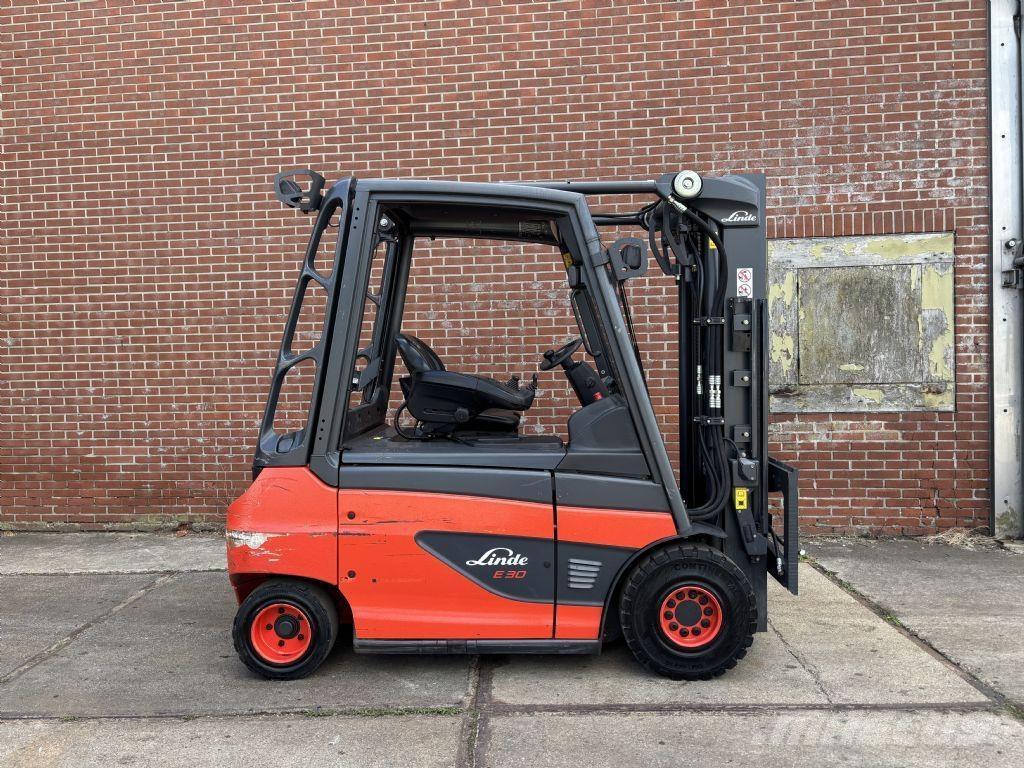 Linde E30-01 Stivuitor electric