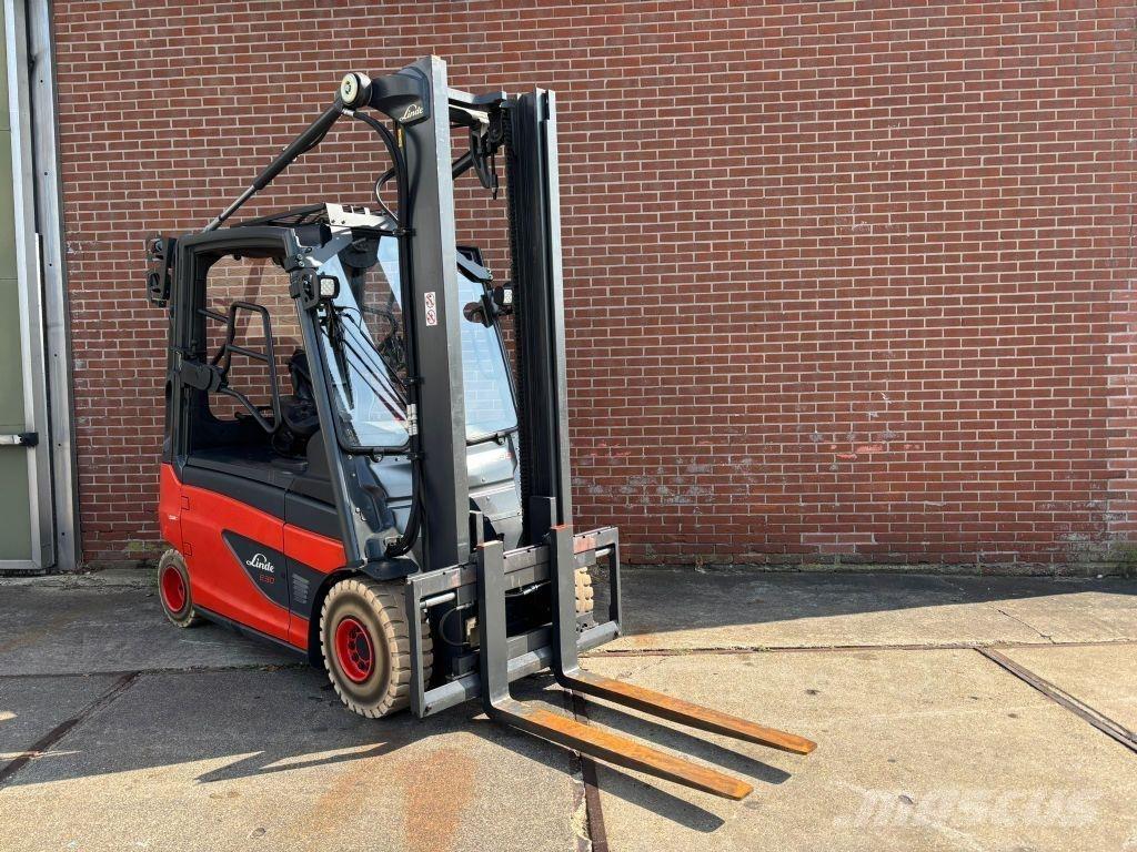 Linde E30L-01 Stivuitor electric