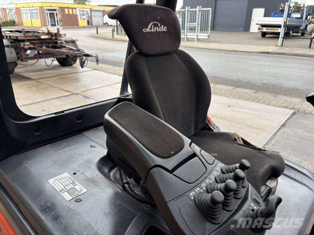 Linde E30L-01 Stivuitor electric