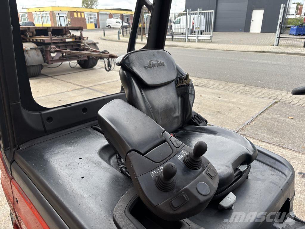 Linde E30L-01 Stivuitor electric