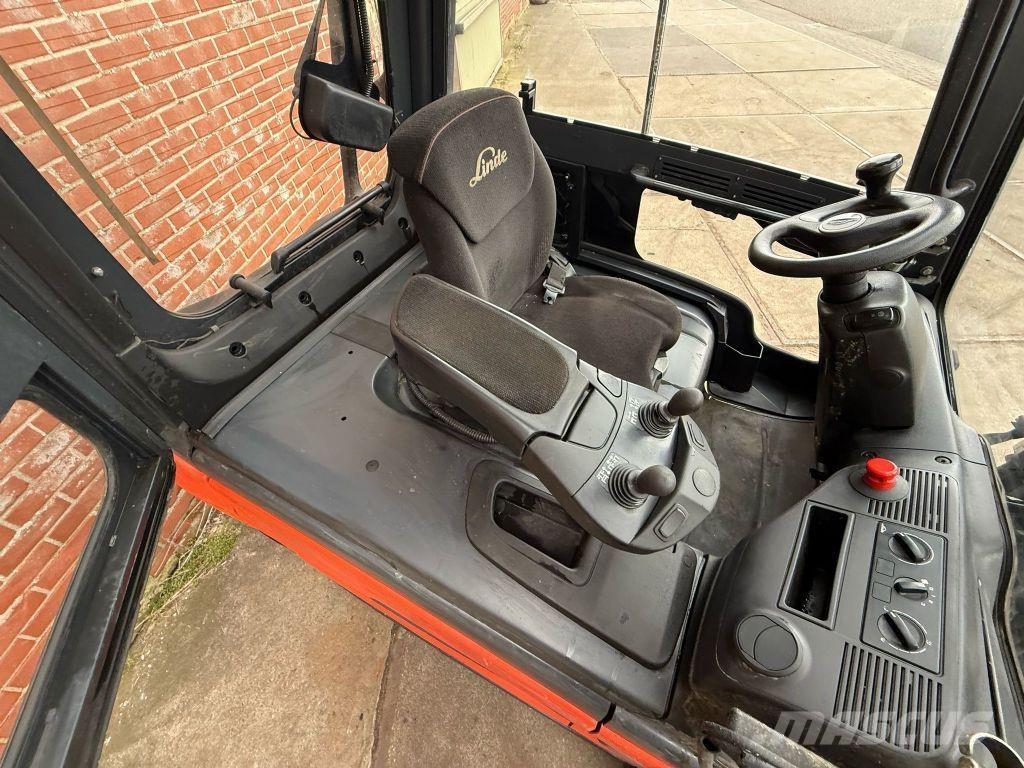 Linde E35L-01 Stivuitor electric