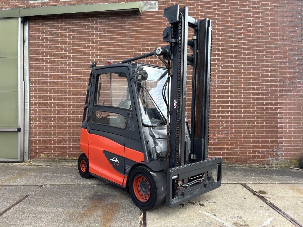 Linde E50HL-01/600 Stivuitor electric