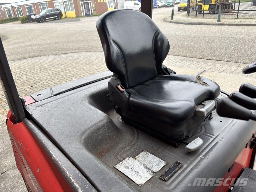 Manitou ME 425C Stivuitor electric