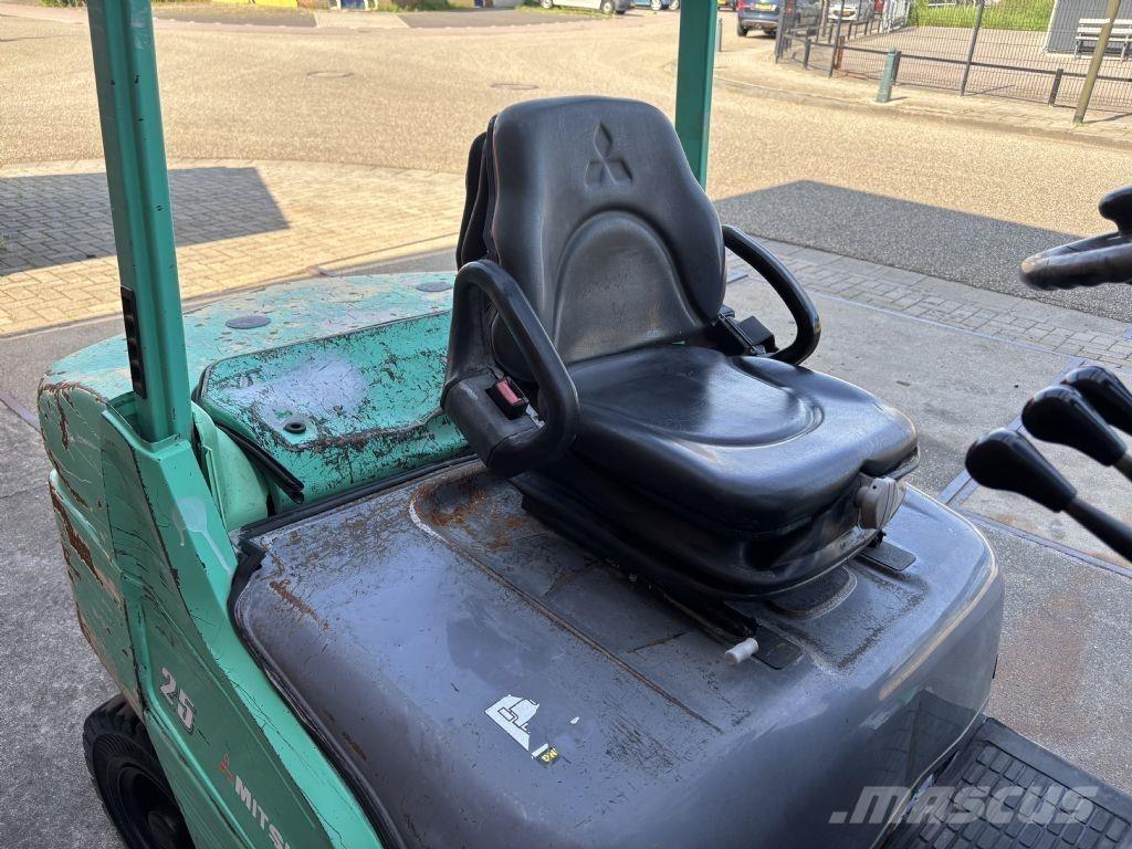 Mitsubishi FD25N Stivuitor diesel