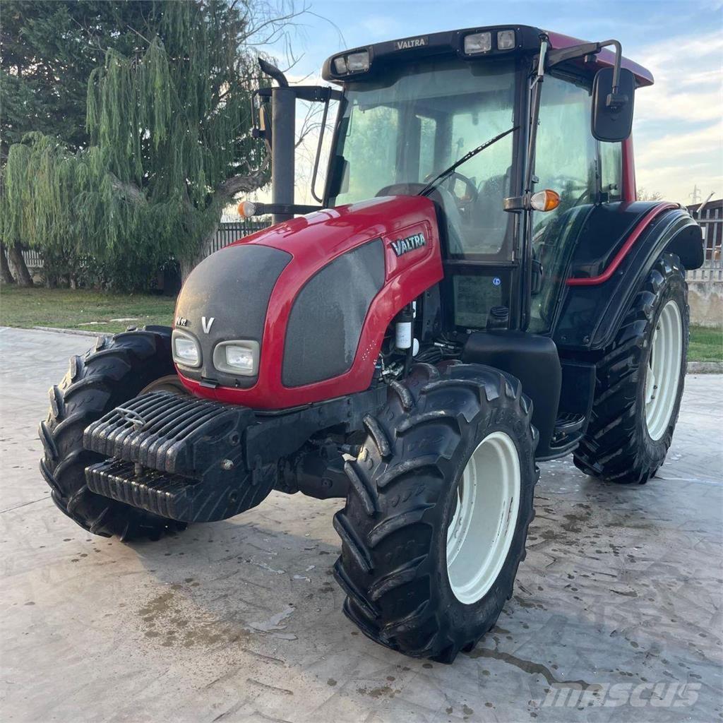 Valtra N92 Tractoare