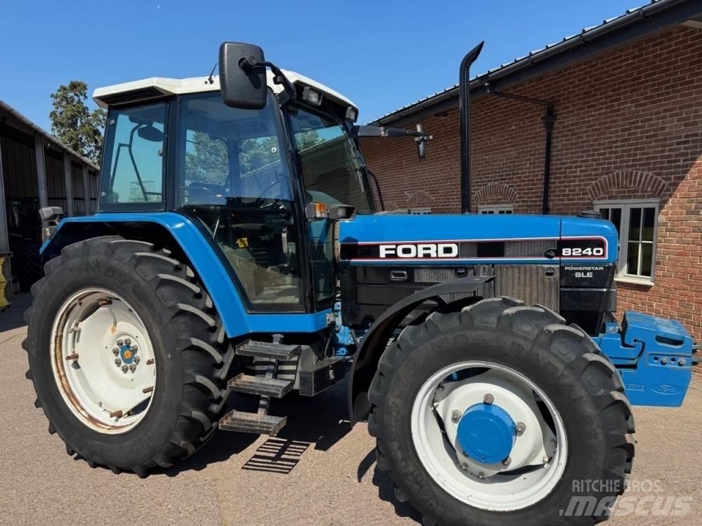 Ford 8240 SLE Tractoare