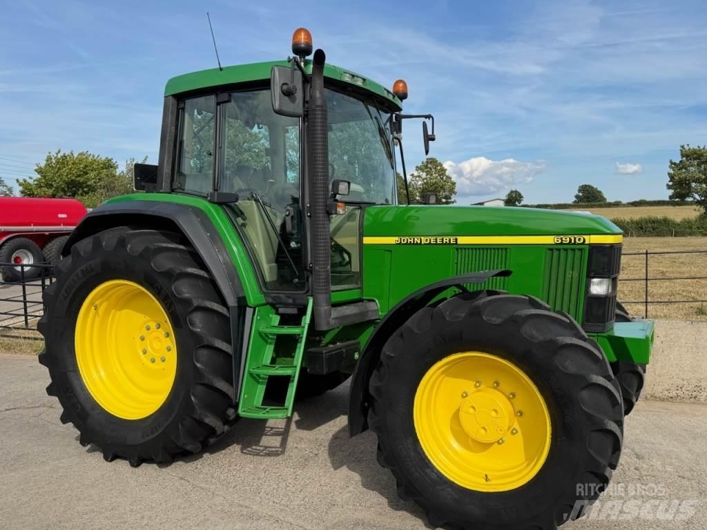 John Deere 6910 Tractoare