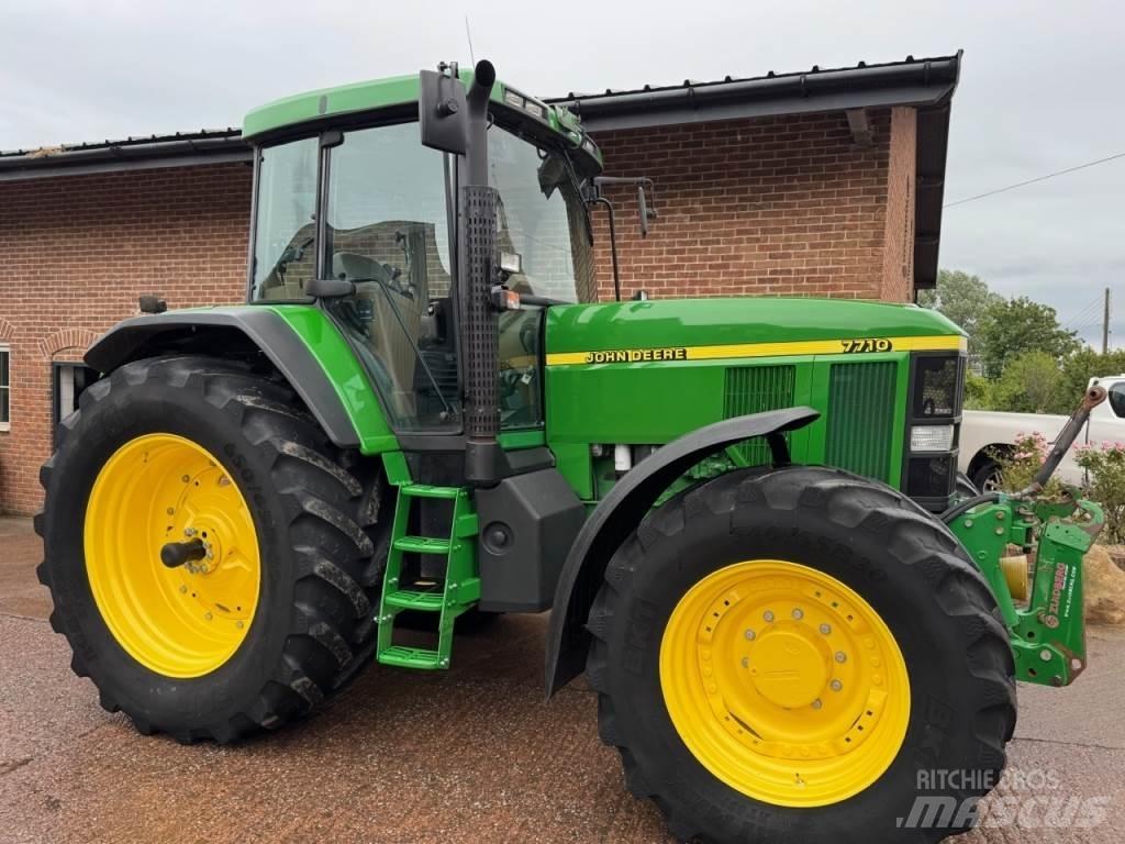 John Deere 7710 Tractoare
